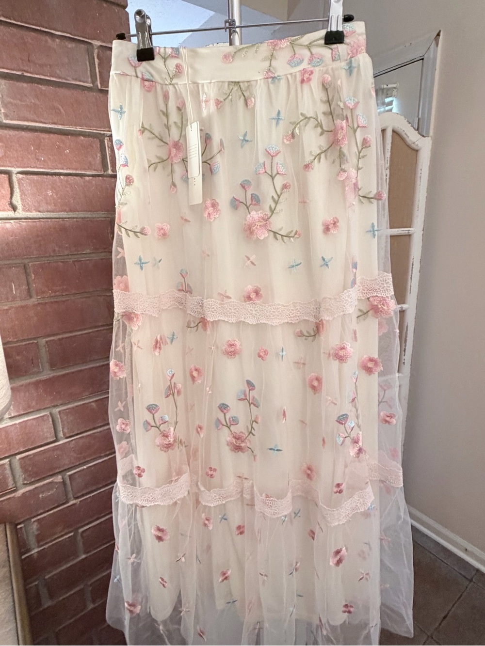 Altar'd State Callistyn Embroidered Tulle Midi Skirt Ex Small Pink Floral NWT